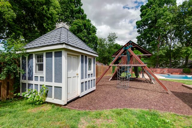 1435 E Walnut Street, Springfield, MO 65802