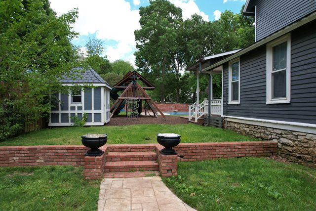 1435 E Walnut Street, Springfield, MO 65802