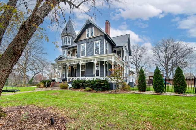 1435 E Walnut Street, Springfield, MO 65802