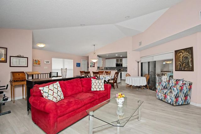 7986 Palacio Del Mar Drive, Boca Raton, FL 33433