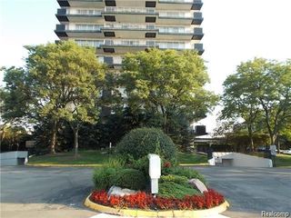15801 Providence Drive 12-E, Southfield, MI 48075