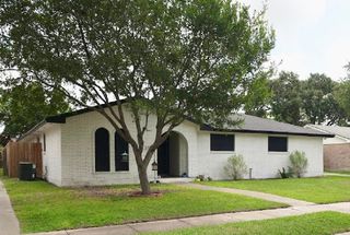3614 Capri Dr, Corpus Christi, TX 78415