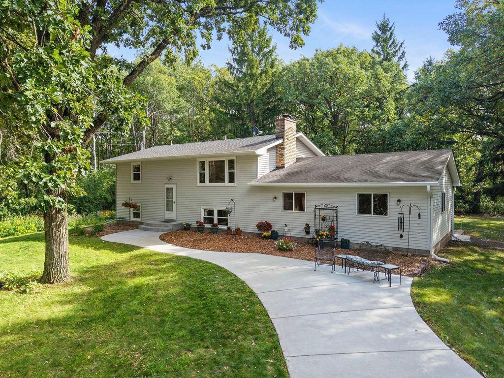 11397 274th Avenue NW, Zimmerman, MN 55398