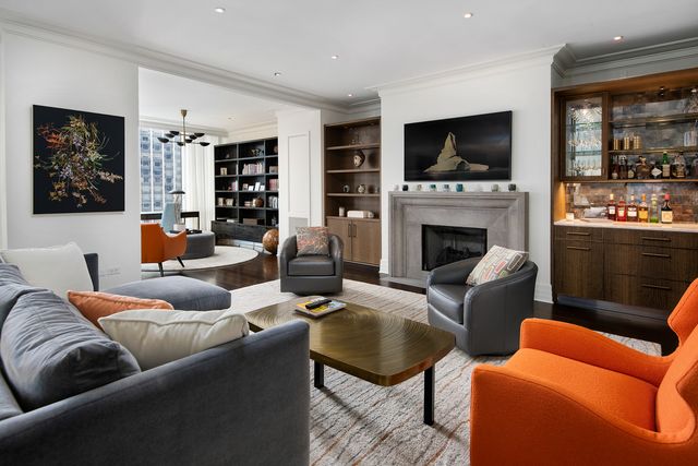 9 W Walton Street 1702, Chicago, IL 60610