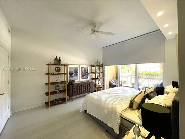 3001 NE 185th St 123, Aventura, FL 33180