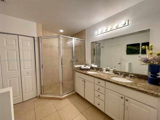 3001 NE 185th St 123, Aventura, FL 33180