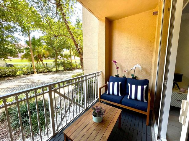 3001 NE 185th St 123, Aventura, FL 33180