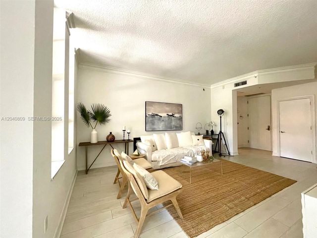 3001 NE 185th St 123, Aventura, FL 33180