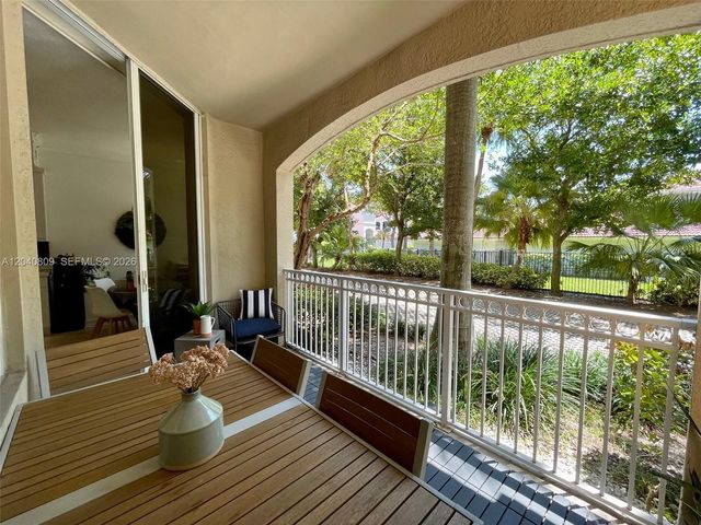 3001 NE 185th St 123, Aventura, FL 33180