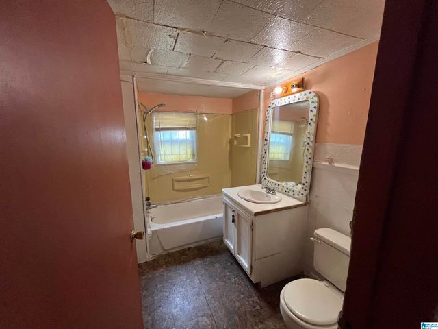 2809 PARKLAWN AVENUE SW, Birmingham, AL 35211