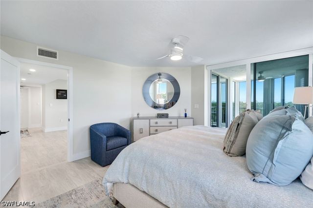 6101 Pelican Bay BLVD 305, Naples, FL 34108