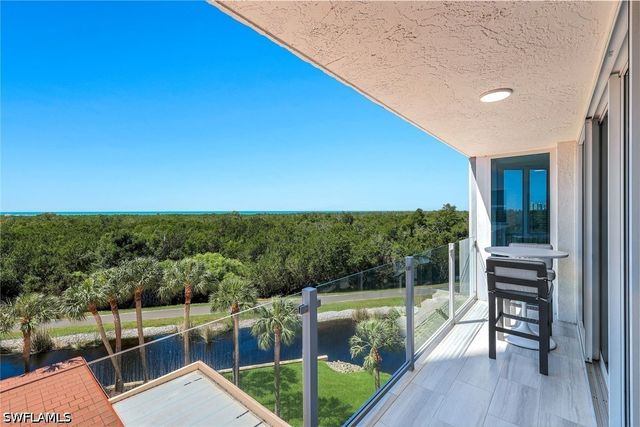 6101 Pelican Bay BLVD 305, Naples, FL 34108