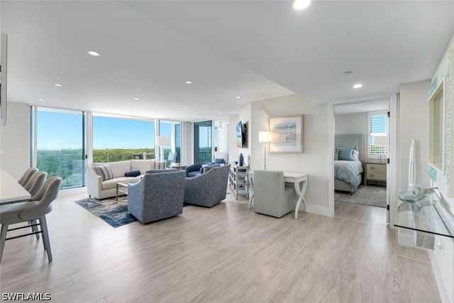 6101 Pelican Bay BLVD 305, Naples, FL 34108