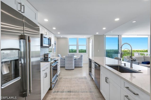 6101 Pelican Bay BLVD 305, Naples, FL 34108