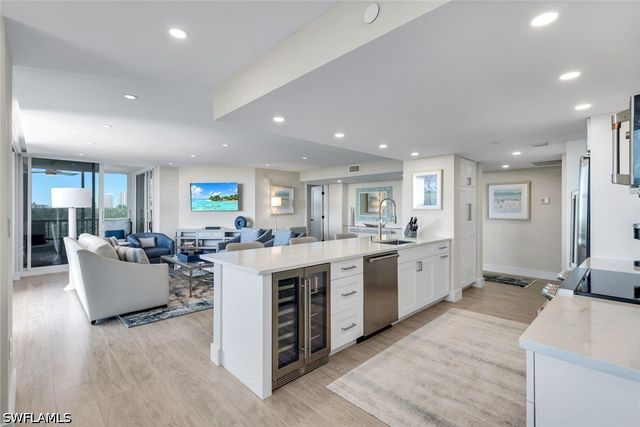 6101 Pelican Bay BLVD 305, Naples, FL 34108