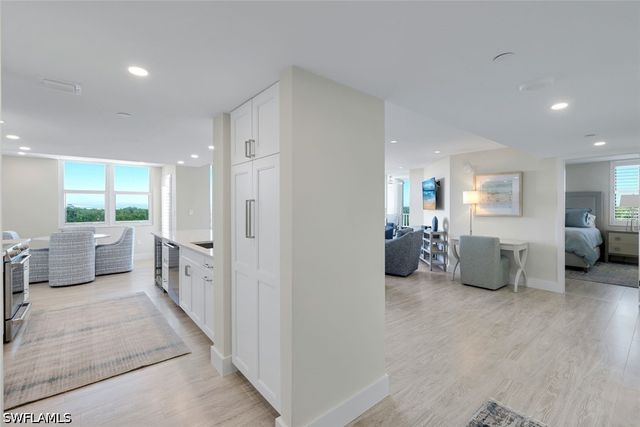 6101 Pelican Bay BLVD 305, Naples, FL 34108