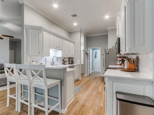 328 E Charlotte Terrace, Mustang, OK 73064