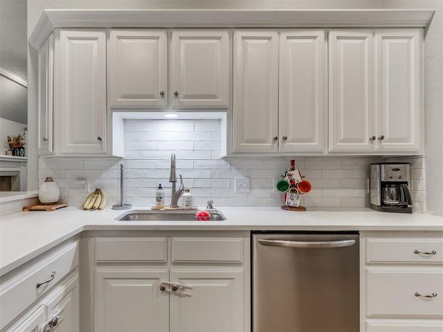 328 E Charlotte Terrace, Mustang, OK 73064