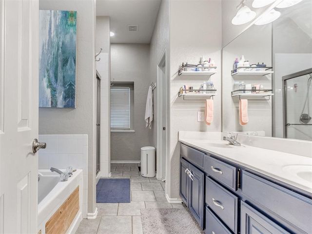 328 E Charlotte Terrace, Mustang, OK 73064