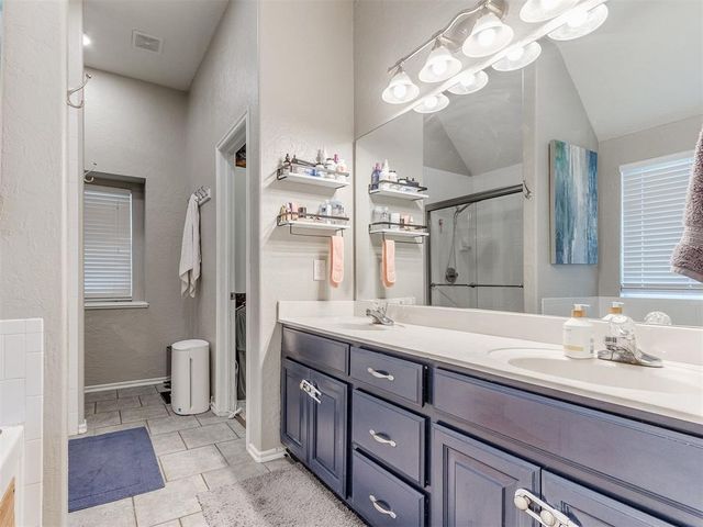 328 E Charlotte Terrace, Mustang, OK 73064