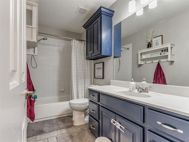 328 E Charlotte Terrace, Mustang, OK 73064