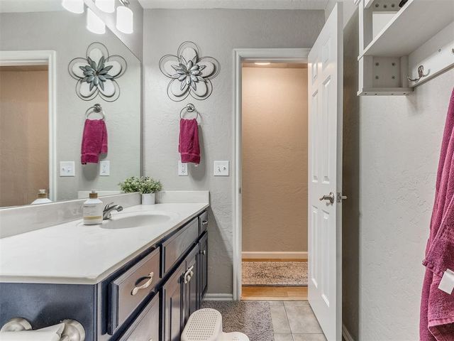 328 E Charlotte Terrace, Mustang, OK 73064