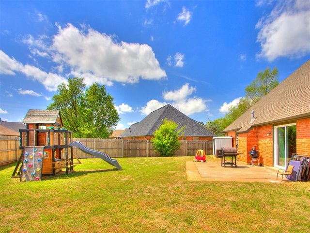 328 E Charlotte Terrace, Mustang, OK 73064