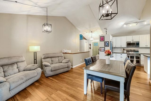 9182 Jergen Bay S, Cottage Grove, MN 55016