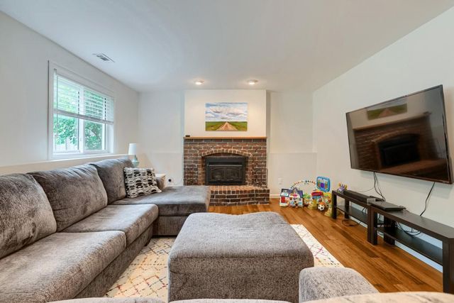 9182 Jergen Bay S, Cottage Grove, MN 55016