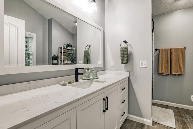 9182 Jergen Bay S, Cottage Grove, MN 55016