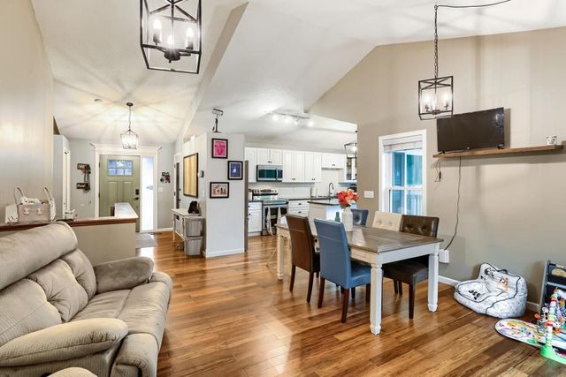 9182 Jergen Bay S, Cottage Grove, MN 55016