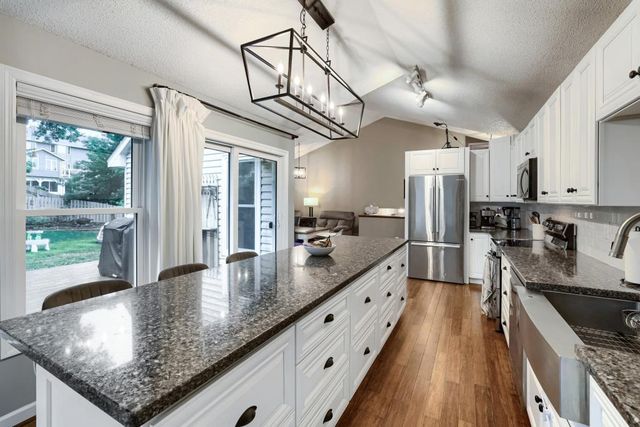 9182 Jergen Bay S, Cottage Grove, MN 55016