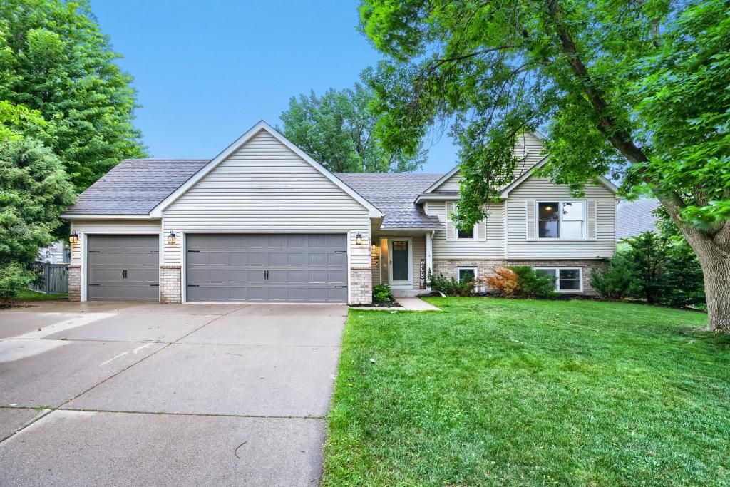 9182 Jergen Bay S, Cottage Grove, MN 55016