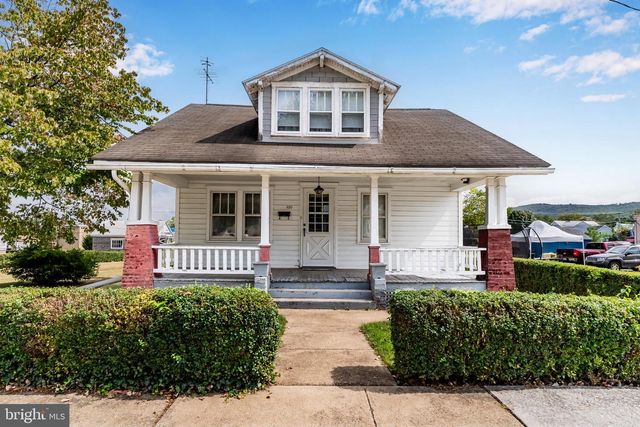 420 CHESTNUT STREET, Mount Holly Springs, PA 17065