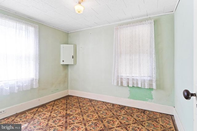 420 CHESTNUT STREET, Mount Holly Springs, PA 17065