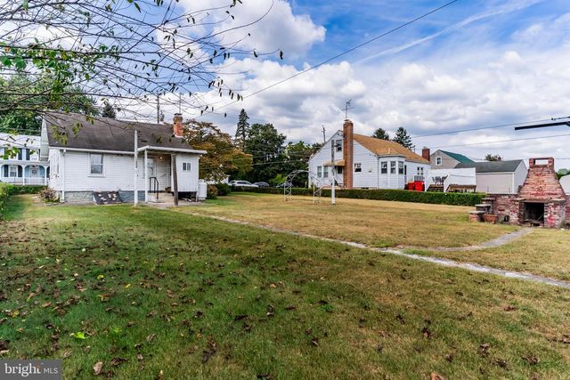 420 CHESTNUT STREET, Mount Holly Springs, PA 17065