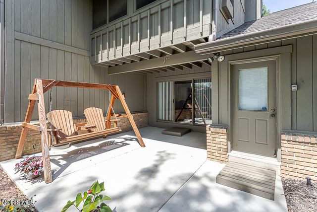 29642 E River Road, Perrysburg, OH 43551