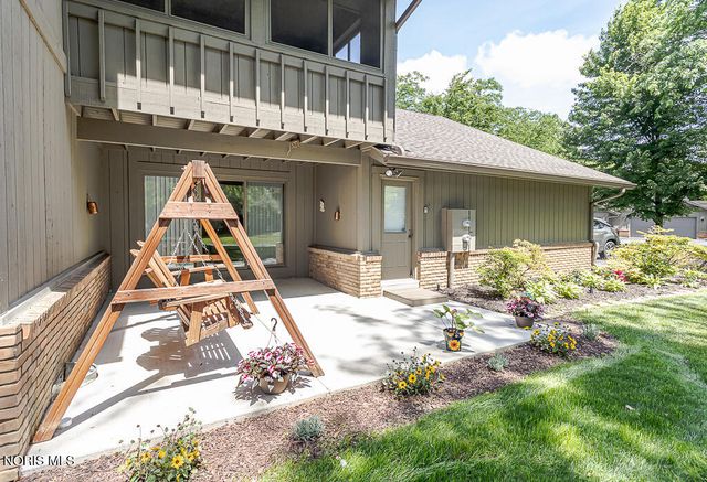 29642 E River Road, Perrysburg, OH 43551