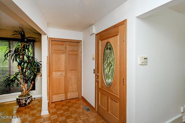 29642 E River Road, Perrysburg, OH 43551