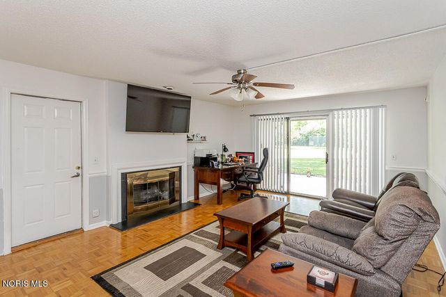29642 E River Road, Perrysburg, OH 43551