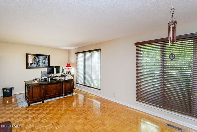 29642 E River Road, Perrysburg, OH 43551