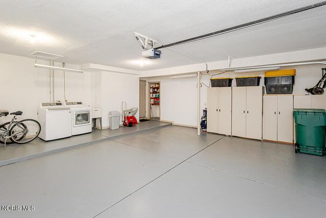 29642 E River Road, Perrysburg, OH 43551