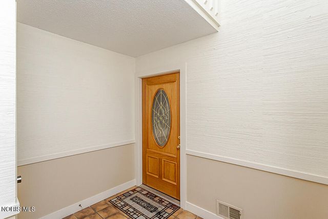 29642 E River Road, Perrysburg, OH 43551