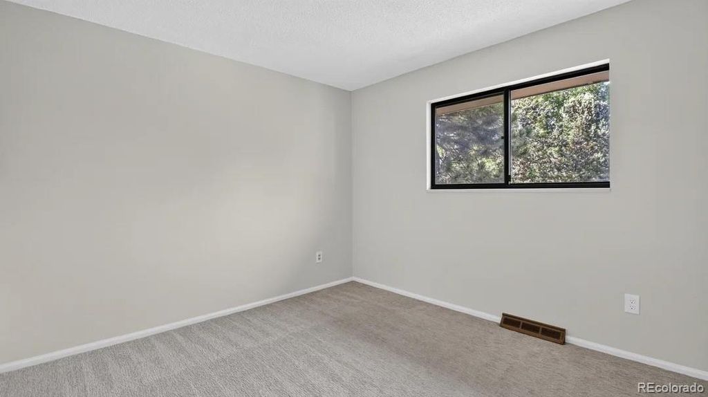 Image 26 of property listing at 3053 E Phillips Drive, Centennial, CO 80122