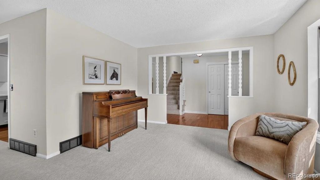 Image 5 of property listing at 3053 E Phillips Drive, Centennial, CO 80122