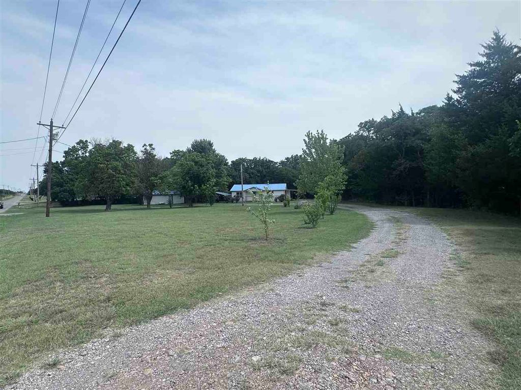 12226 NE Tony Creek Rd, Elgin, OK 73538