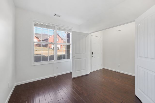 1057 Oakhall Dr, Mount Juliet, TN 37122