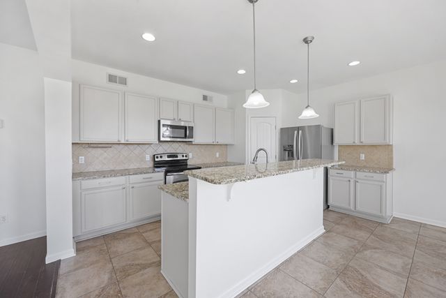 1057 Oakhall Dr, Mount Juliet, TN 37122