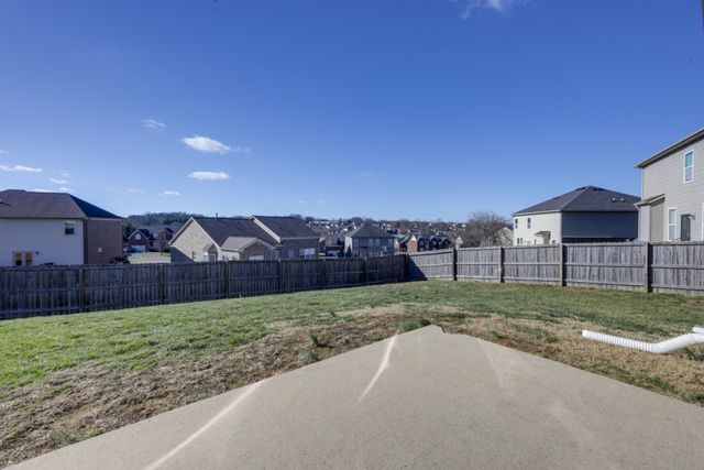 1057 Oakhall Dr, Mount Juliet, TN 37122