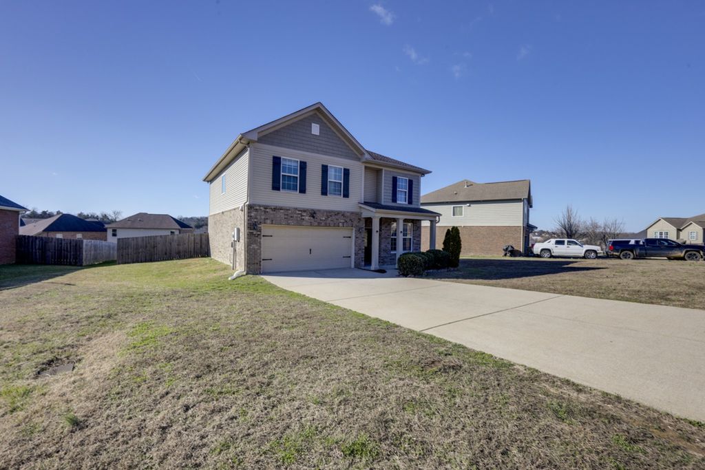 1057 Oakhall Dr, Mount Juliet, TN 37122
